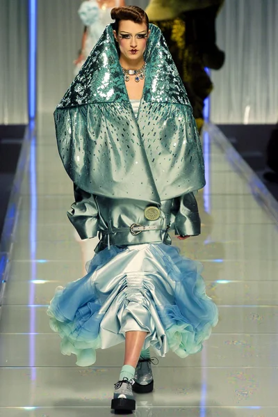 Look 10